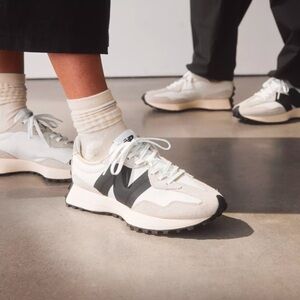 New Balance 327 sneakers